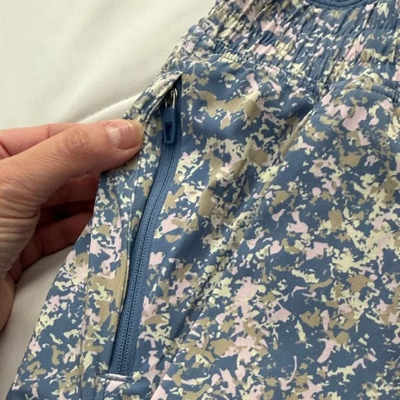 LULULEMON Pace Breaker Linerless Short 5" - Discord Oasis Multi - M - Picture 9 of 13